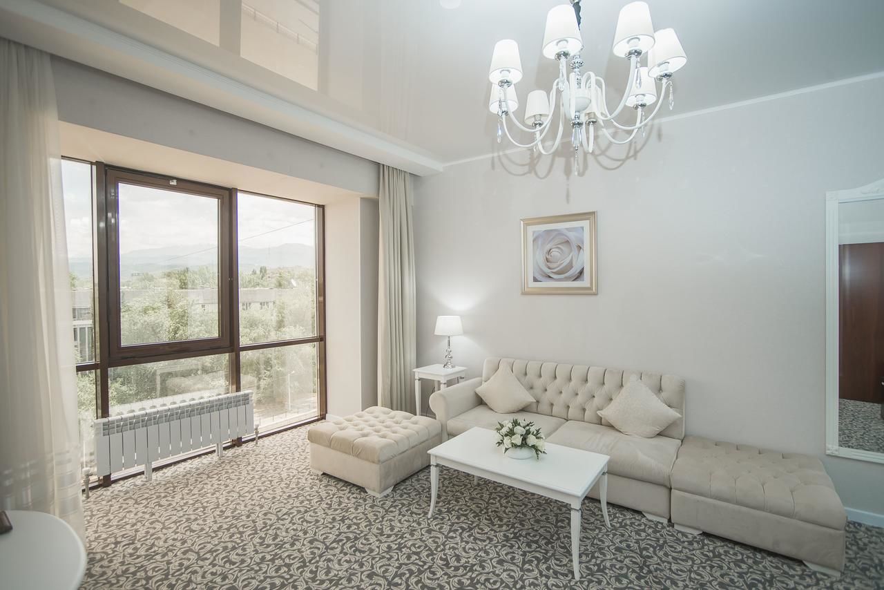 Отель Plaza Hotel Almaty Алматы