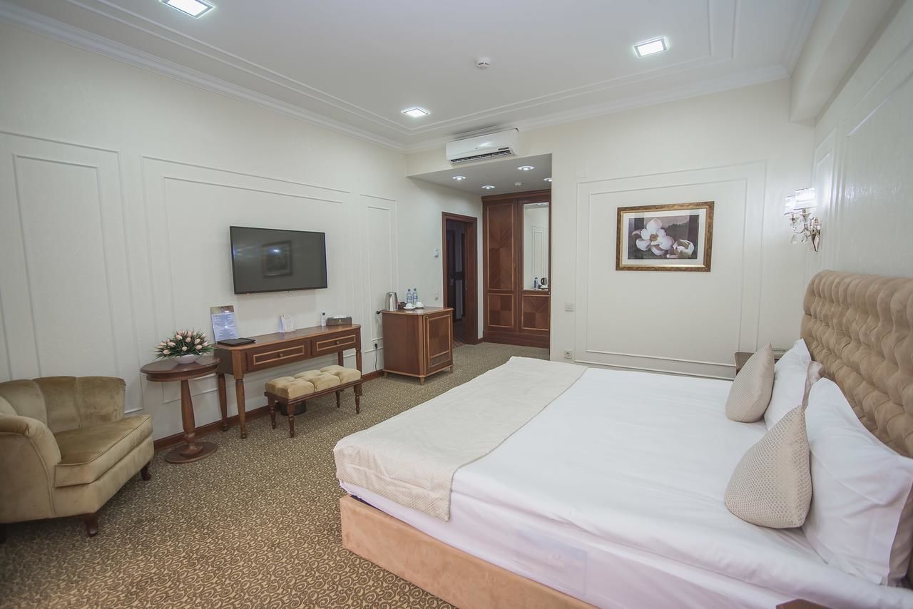 Отель Plaza Hotel Almaty Алматы-12