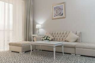 Отель Plaza Hotel Almaty Алматы Люкс-3