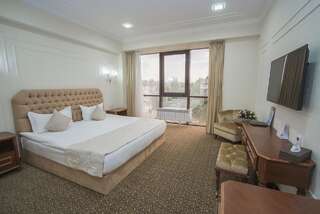Отель Plaza Hotel Almaty Алматы Номер Делюкс-4