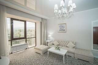 Отель Plaza Hotel Almaty Алматы Люкс-6