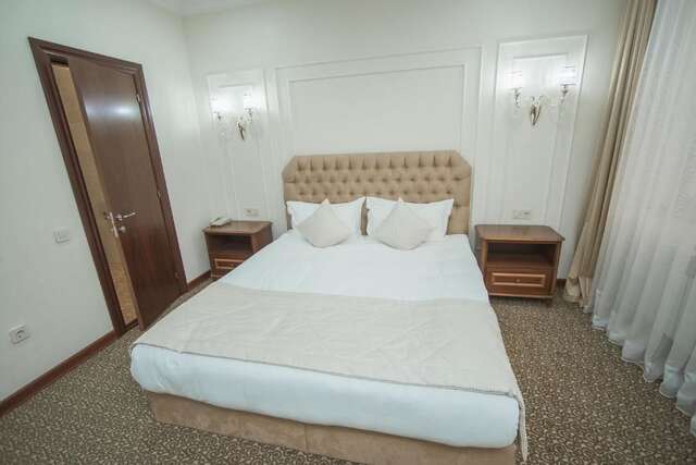 Отель Plaza Hotel Almaty Алматы-49